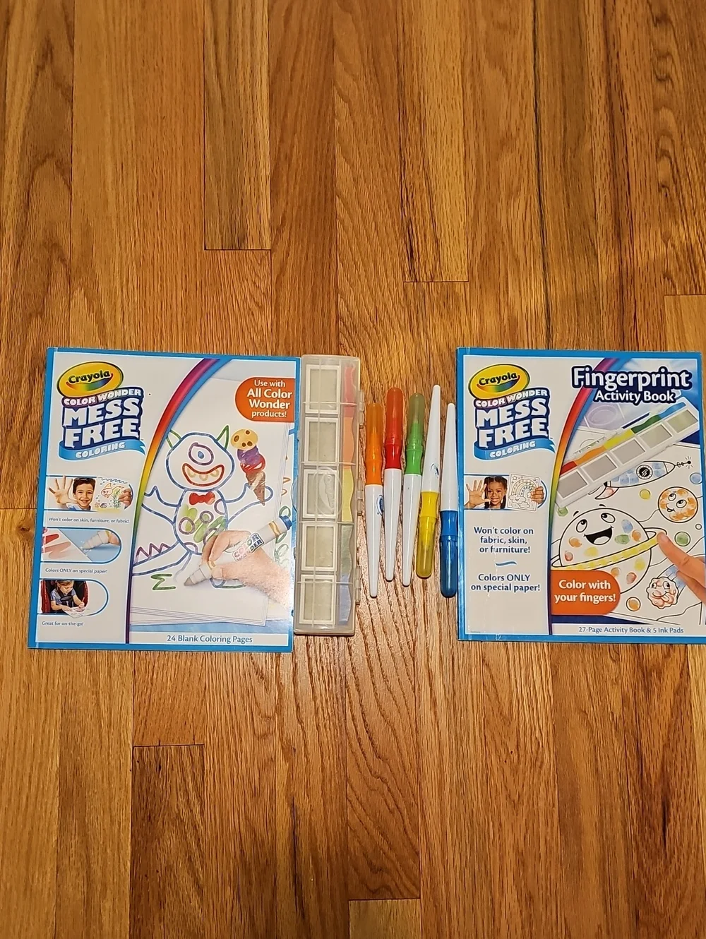 Crayola Color Wonder Fingerpaint Activity Set with Multicolor Markers